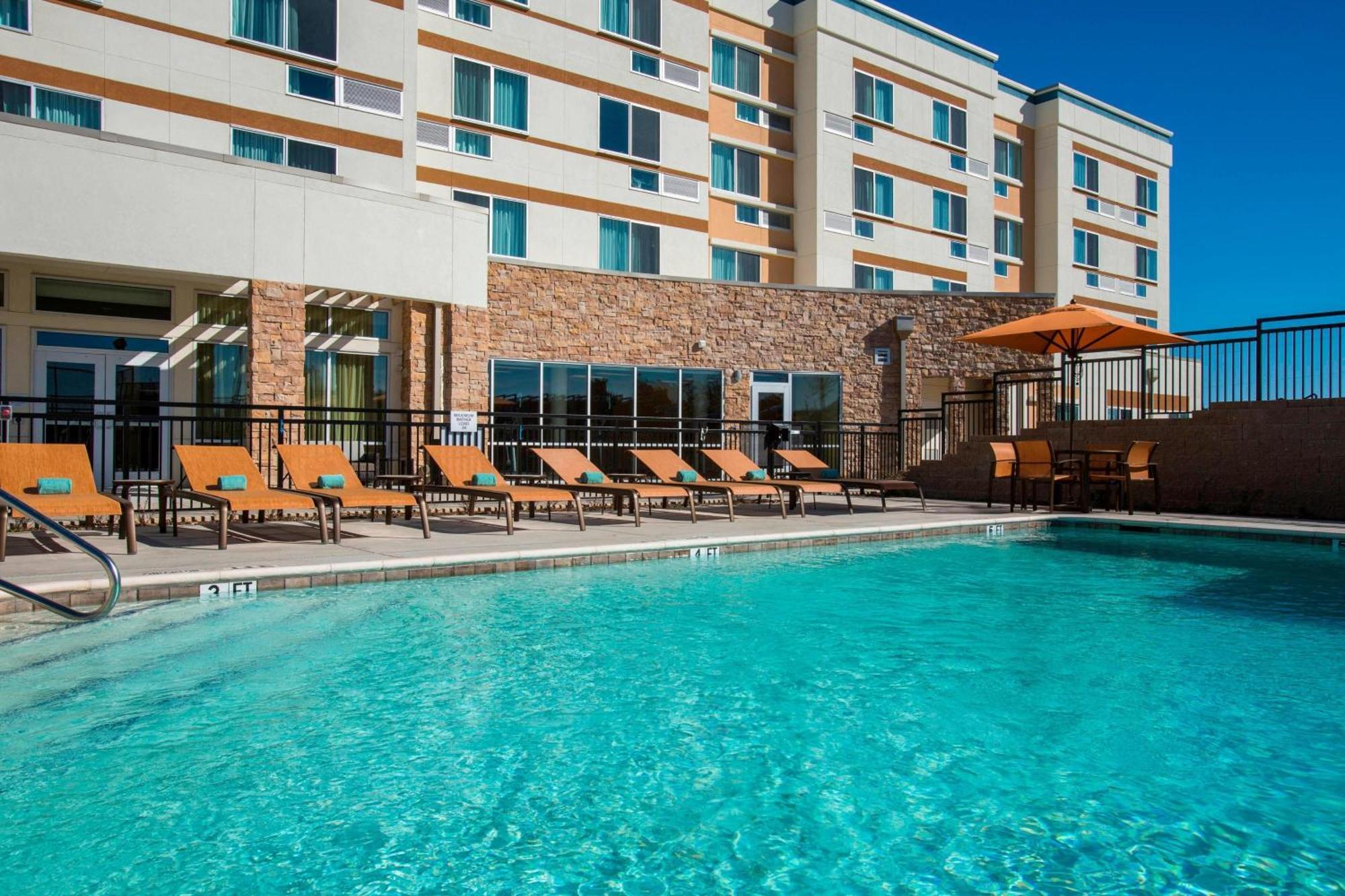 Courtyard By Marriott Dallas Midlothian At Midlothian Conference Center Kültér fotó