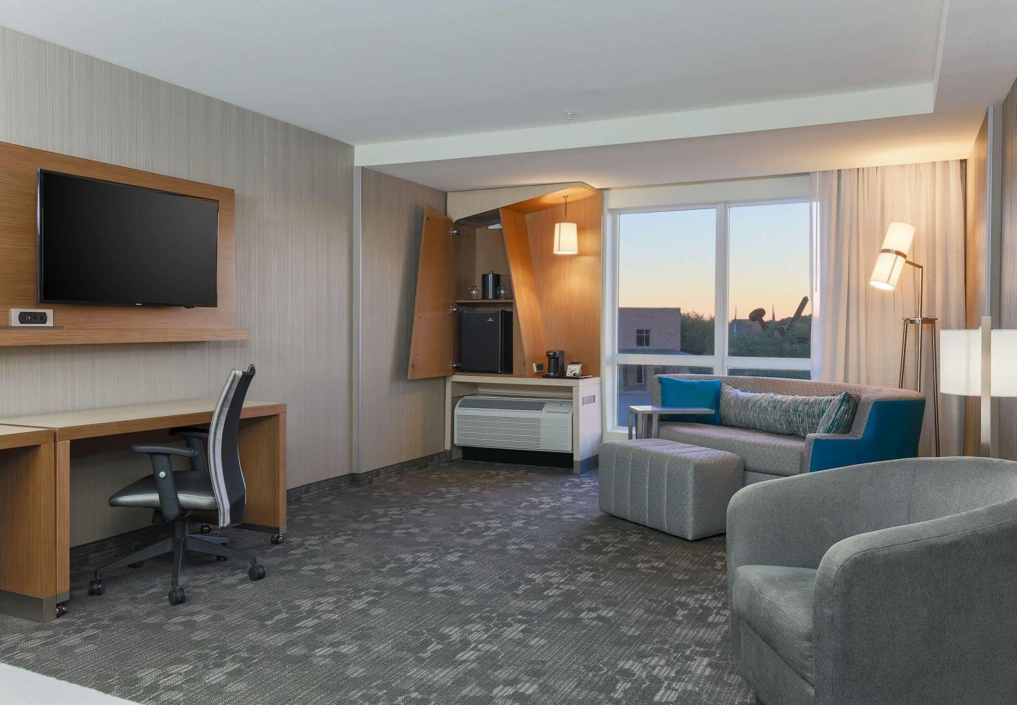 Courtyard By Marriott Dallas Midlothian At Midlothian Conference Center Kültér fotó